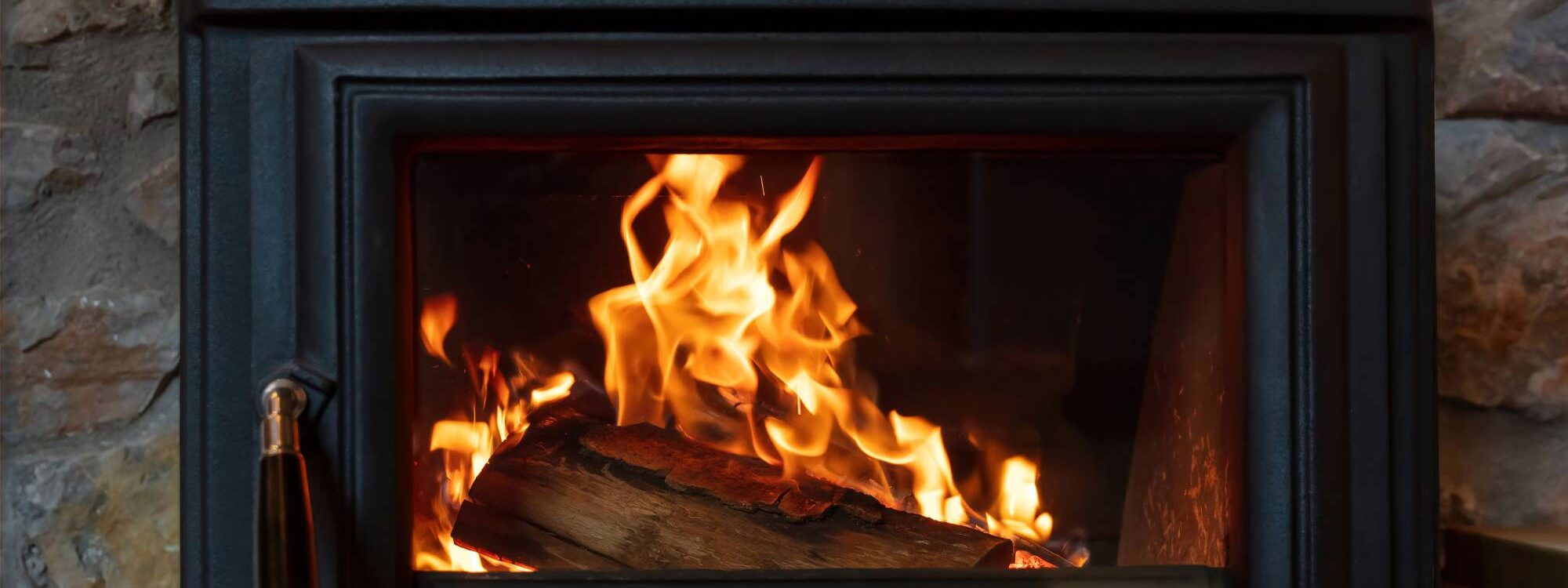 Quels types de bois utiliser pour alimenter un po&ecirc;le &agrave; bois ? G&eacute;rardmer